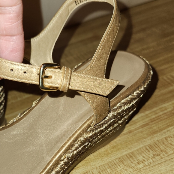 STUART WEITZMAN Metallic Gold Leather Wedge Heels with Platform, size 7M - Picture 8 of 13